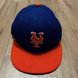Youth NY Mets Fitted Hat Size 6 7/8